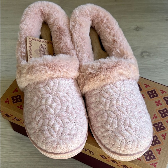 Skechers Shoes - Skechers Women's Pink Quilted Slippers